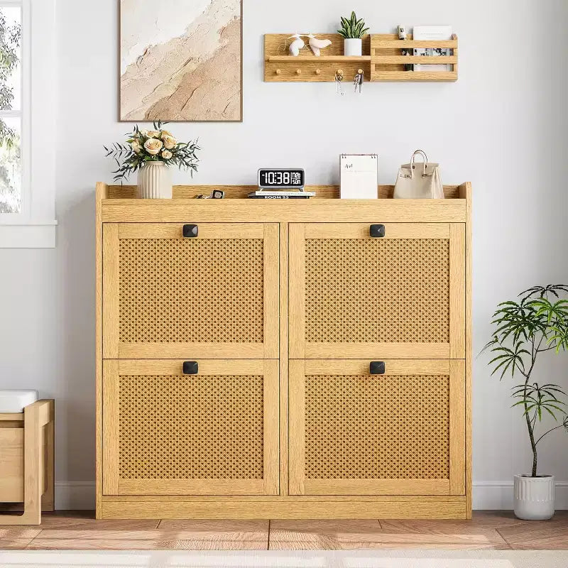 Scarpiera indipendente con ante in rattan, 4 cassetti a ribalta e ripiani regolabili