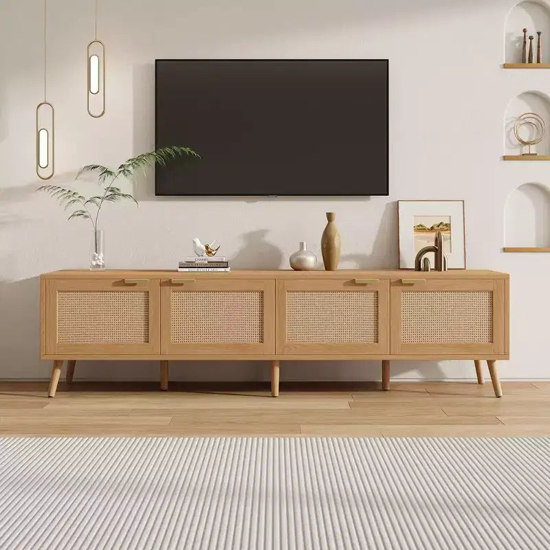 Mobile TV moderno da 70 pollici con ante in rattan per TV fino a 80 pollici, consolle multimediale con vano portaoggetti e fori per cavi per il soggiorno